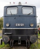 E 10 121