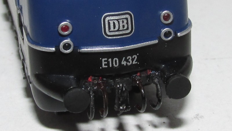 Kupplungshaken und Bremsschluche fr Hobbytrain E 10.3, Bild 7 / coupling hook and brake hoses for Hobbytrain E 10.3, picture 7