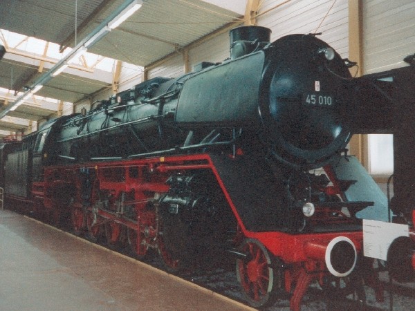 Abbildung der Lokomotive 45 010