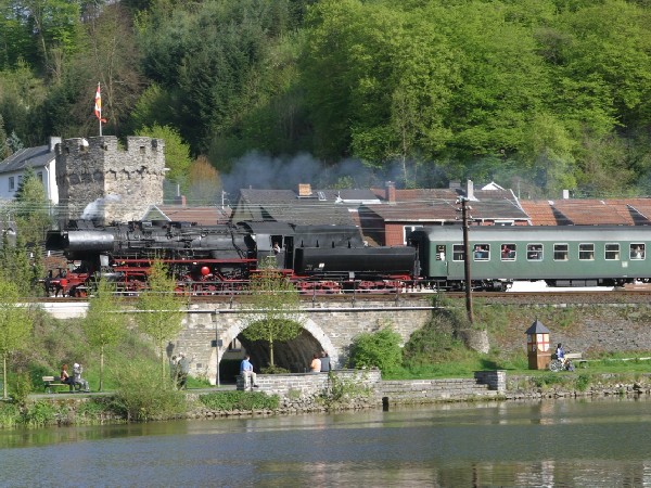 Abbildung der Lokomotive 52 8106 (EFSK)