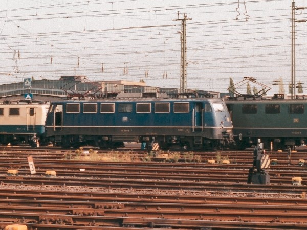 Abbildung der Lokomotive 110 294-6
