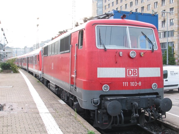 Abbildung der Lokomotive 111 103-8