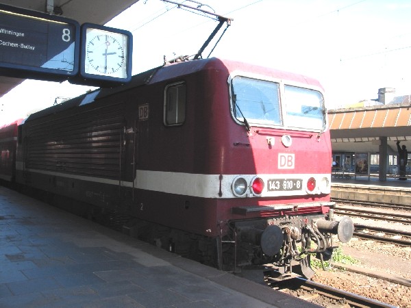 Abbildung der Lokomotive 143 910-8