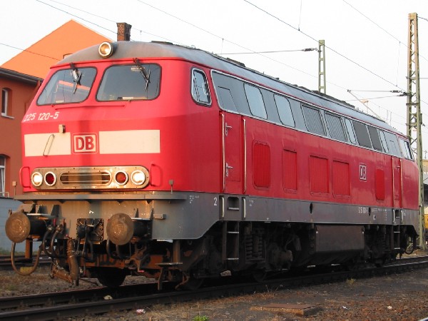Abbildung der Lokomotive 225 120-5