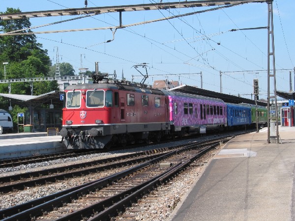 Abbildung der Lokomotive Re 4/4 II 11204 der SBB