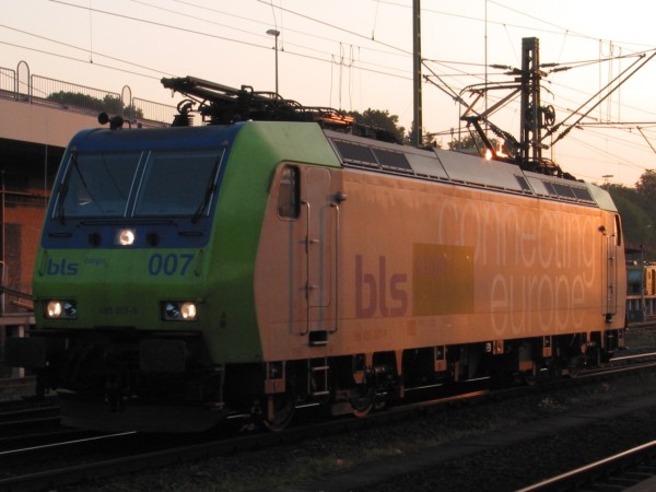 Abbildung der Lokomotive 485 007-9