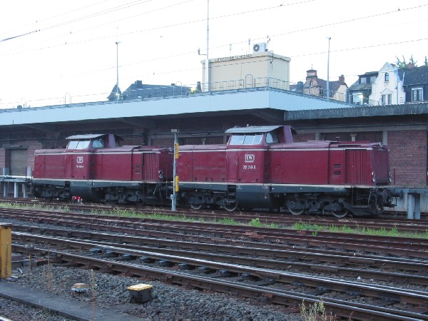 Abbildung der Lokomotiven 212 381-8 + 240-6 der EfW