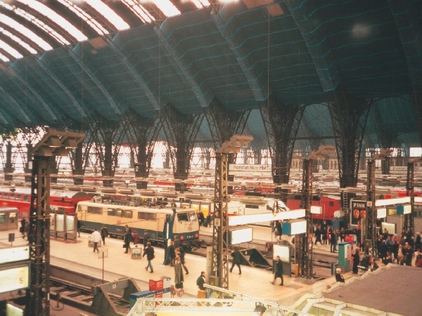 Abbildung des Bahnhofes Frankfurt/Main Hbf