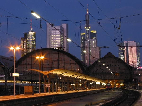 Abbildung des Bahnhofes Frankfurt/Main Hbf