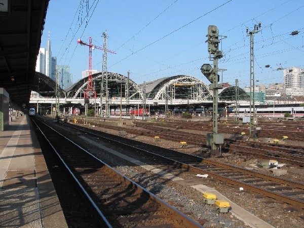 Abbildung des Bahnhofes Frankfurt/Main Hbf