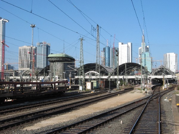 Abbildung des Bahnhofes Frankfurt/Main Hbf