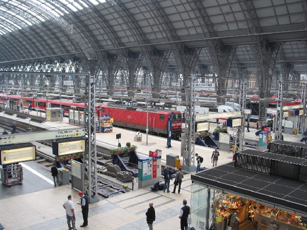 Abbildung des Bahnhofes Frankfurt/Main Hbf