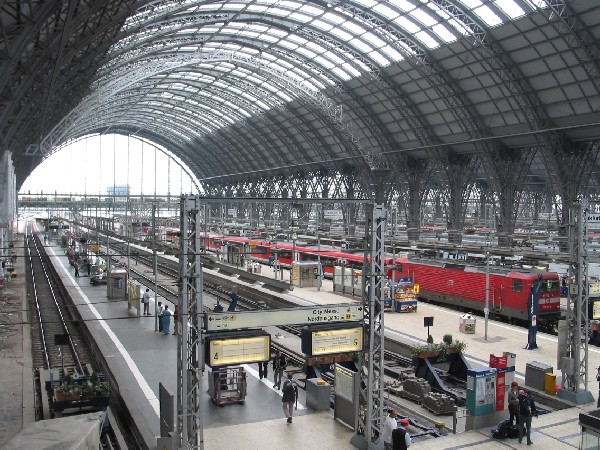 Abbildung des Bahnhofes Frankfurt/Main Hbf