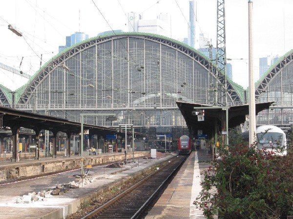 Abbildung des Bahnhofes Frankfurt/Main Hbf