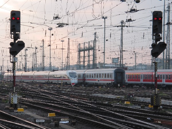 Abbildung des Vorfeldes des Hbf Frankfurt/Main